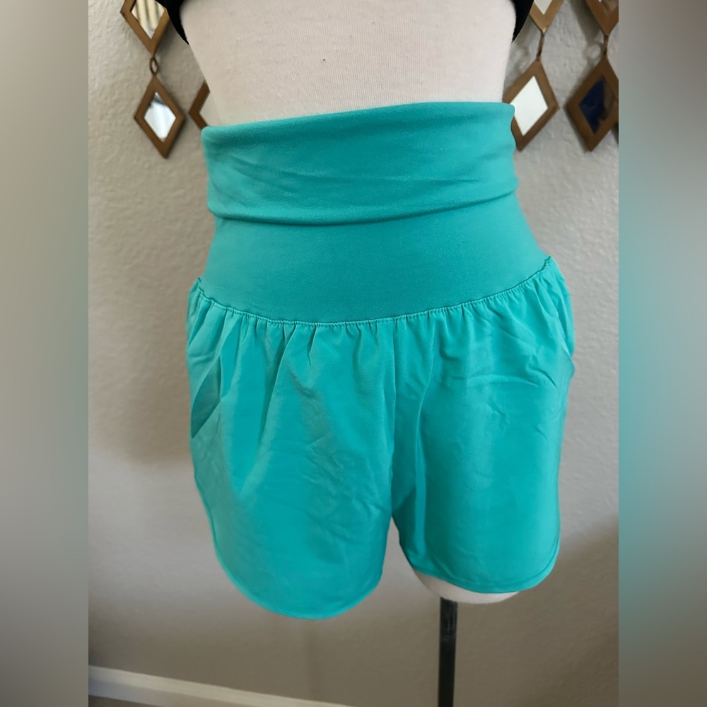 NWT Zenana Shorts - Picture 2 of 2